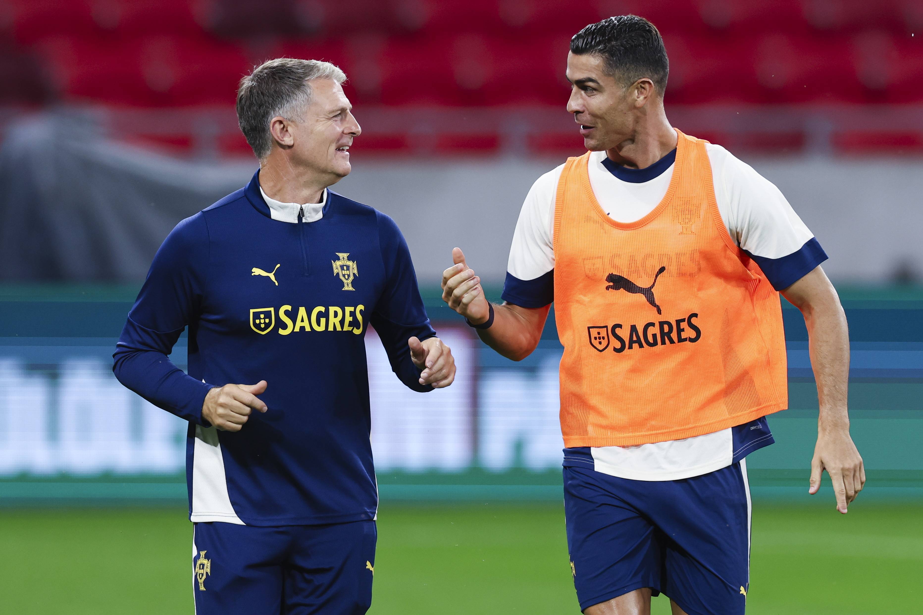 包含清晨葡萄牙体育调整名单以备法甲，更衣室发声环节打磨，话题不断，年轻球员得到机会的词条