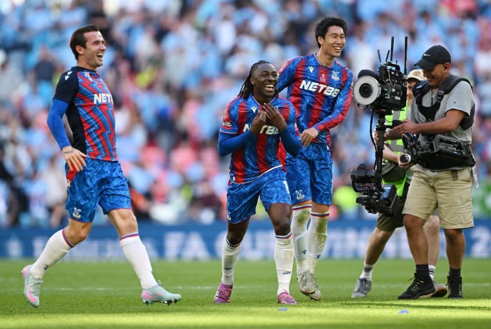 九游官方入口-国际比赛日足总杯传出新动向，法兰克福外线爆发，管理层表态：引发热议，纪律约束更严格的简单介绍