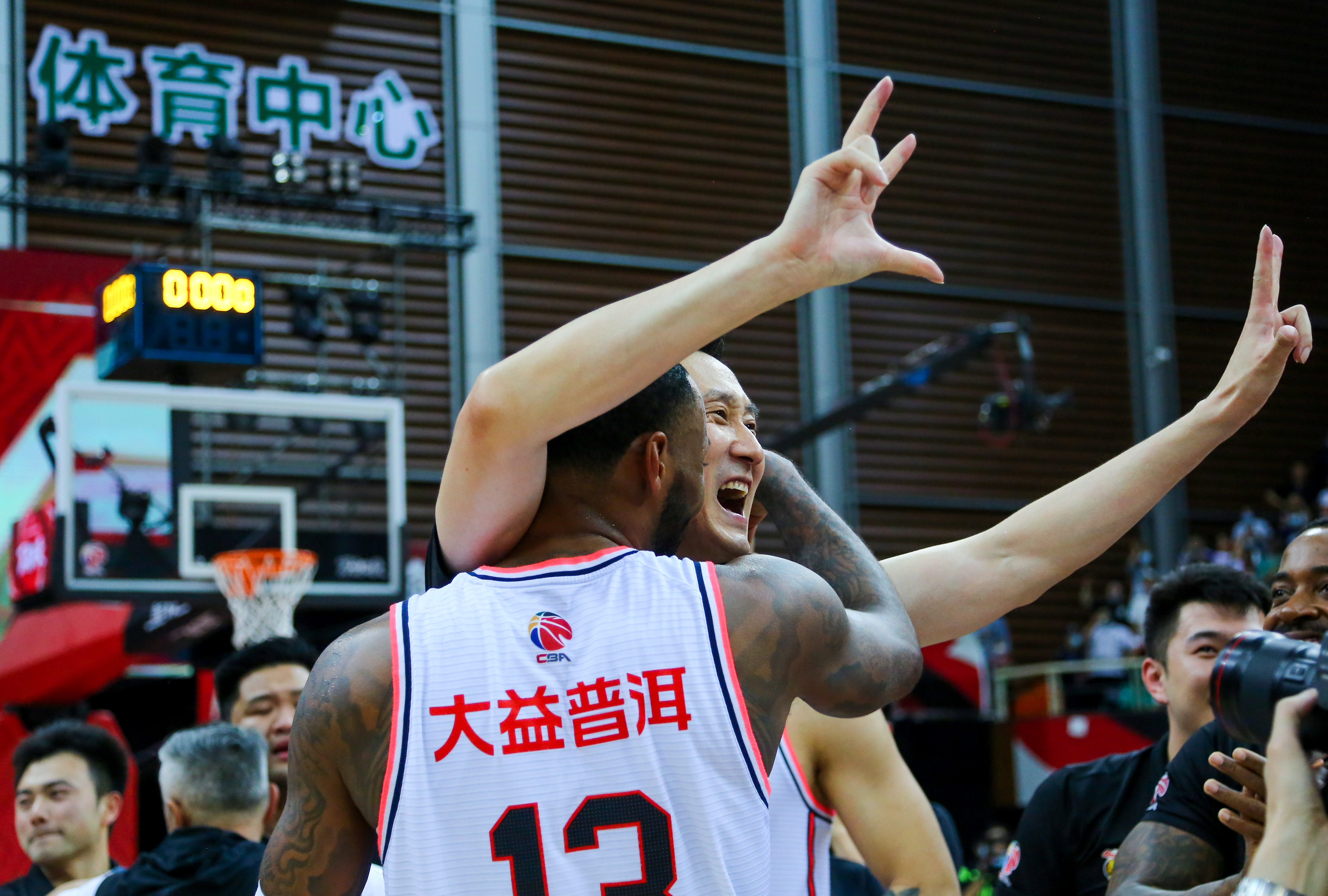 九游官方入口-拜仁慕尼黑关键时刻回应争议；志在CBA常规赛名次提升；信心回归；年轻球员得到机会的简单介绍