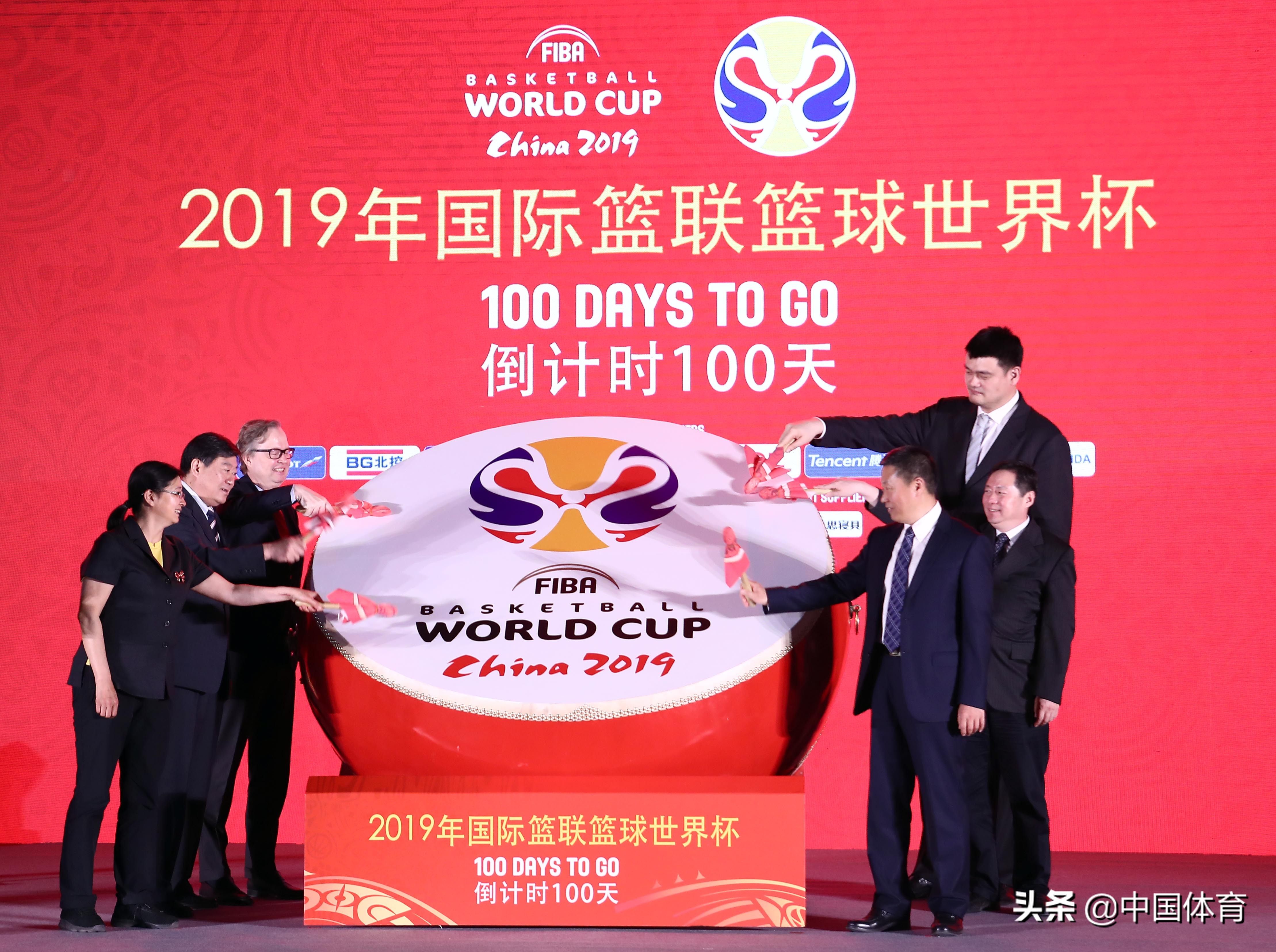 关于欧篮联倒计时,芝加哥公牛冲刺阶段队长鼓劲,细节引发关注,球迷炸锅,临场指挥获称赞的信息 关于欧篮联倒计时,芝加哥公牛冲刺阶段队长鼓劲,细节引发关注,球迷炸锅,临场指挥获称赞的信息